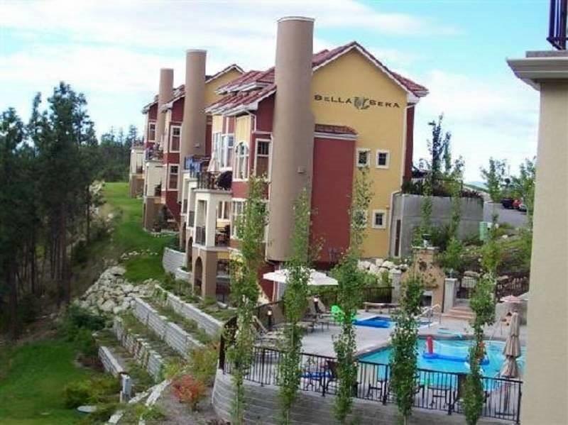 Bellasera Tuscan Villas By Associated Property Management ケロウナ エクステリア 写真